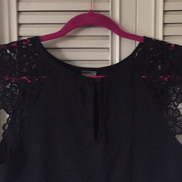 Express Lace sleeved Blouse - Picture 3 of 4